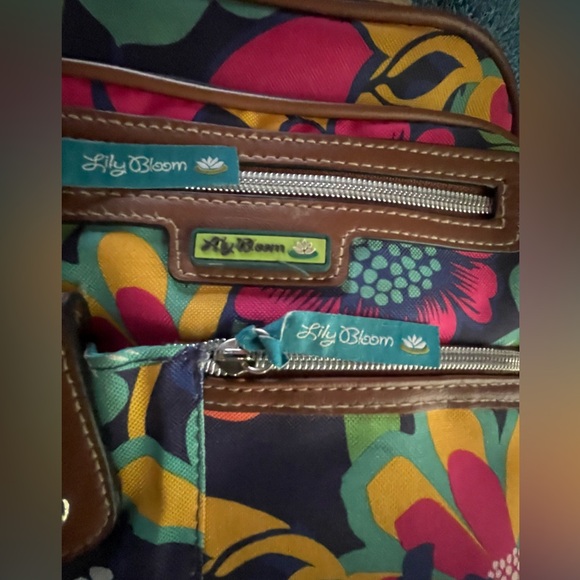 Lily Bloom purse-Pre owned! Cross body - Picture 4 of 8